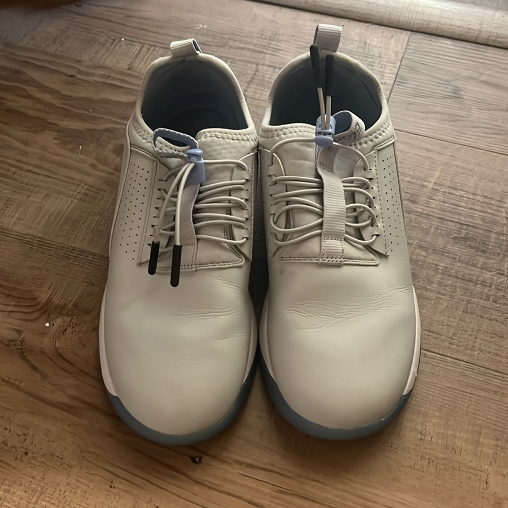 Clove Sneakers  Grey Matter Classic Healthcare Nurse Shoes Comfort Blue Sz 7.5